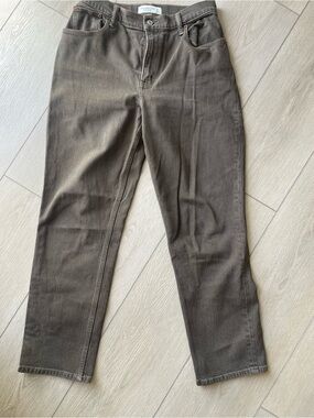 Women’s Abercrombie & Fitch Curve Lov90s Straight Ultra High Rise Jeans in Brown